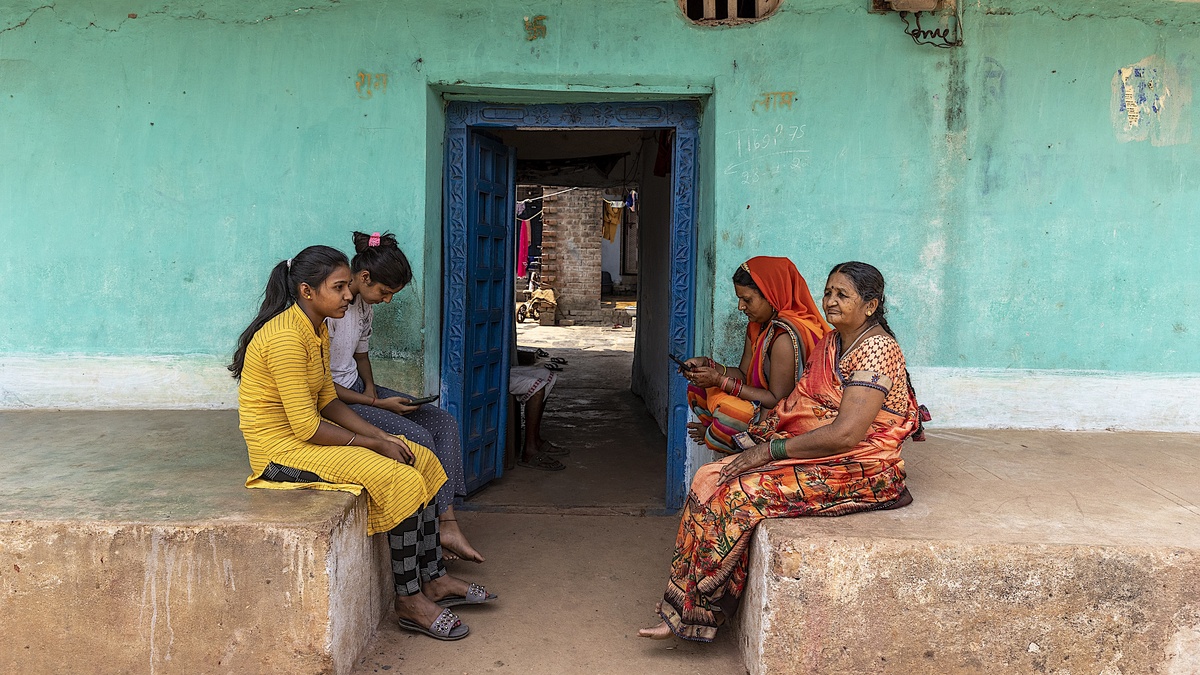 Accelerating Indian Women’s Use of Mobile Phones through LowCost
